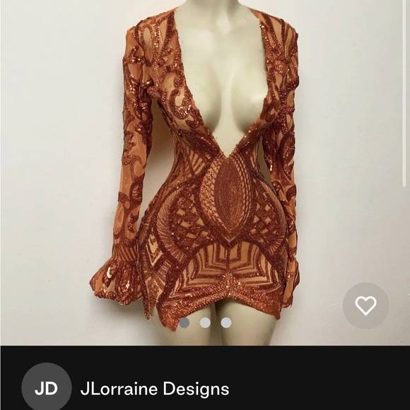 Sequence dress with wide sleeves - Picture 2 of 3